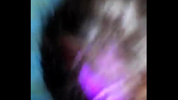 Mamando e tomando leite no rabo 