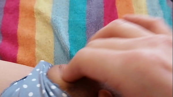 young babe playing with her wet pussy and cumming 3 times on_dildo