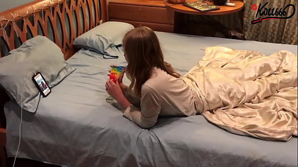 Play MP4 - Stepsister was filming tikt0k with pop it when I came in and fucked her