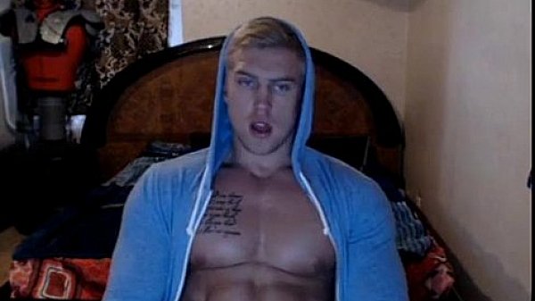 hot-hunk-gay-dude-jerking-off-on-webcam-jerkitnet 