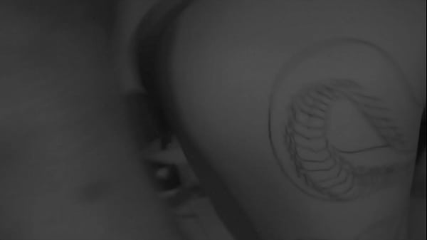 Play MP4 - Minha amiga esta muito estressada com a faculdade&comma; entao ofereci meu esposo para ela transar