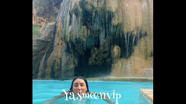 Nonton Rejoins Moi Dans L&rsquo;eau B&eacute;b&eacute; thumbnail