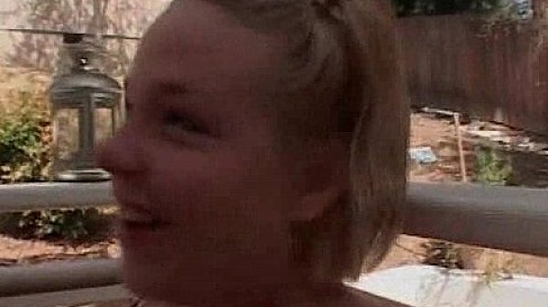 This girl should provide water in the desert 12 