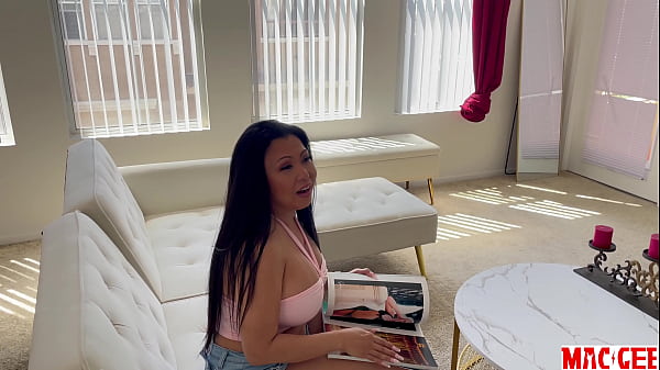 Maintenance Man Gets A Good Tip thumbnail