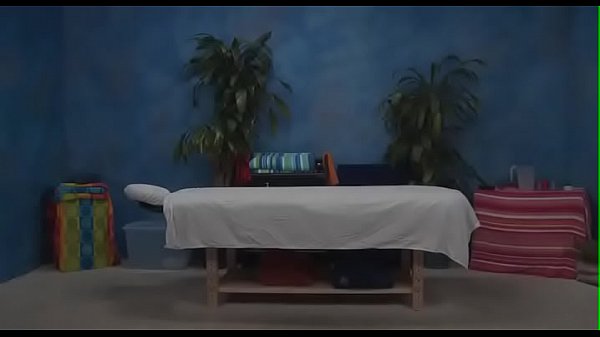 Nonton Peachy Blondie Receives Big O thumbnail