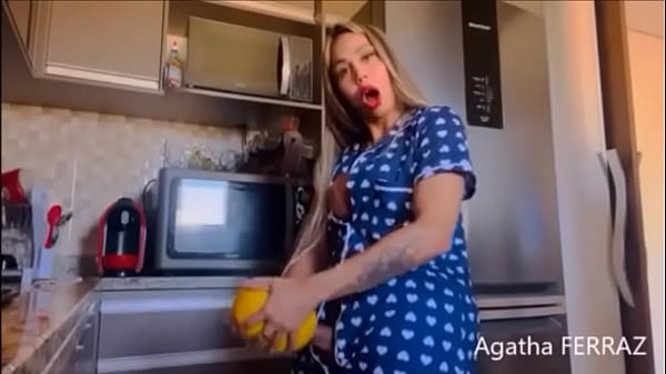 Play MP4 - AGATHA FERRAZ - PR&Eacute;VIA - ACORDEI E DEU UMA VONTADE LOUCA DE COMER UM MEL&Atilde;O - COMPLETO RED