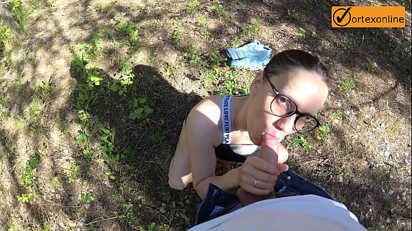 Outdoor Public Blowjob_and Fuck from Young Whore