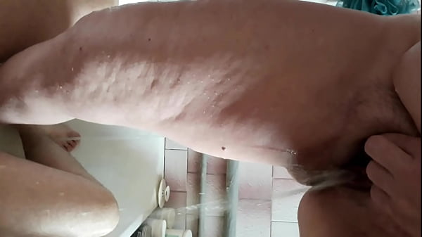 Play MP4 - Lonely mature milf pissing on boy