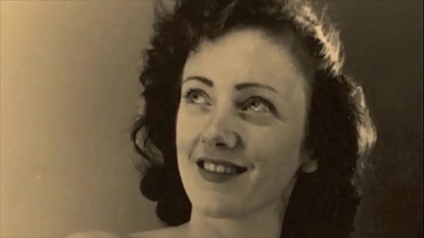 Play MP4 - Vintage Granny Fanny