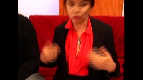 Play MP4 - Double penetration for the Italian grandmother