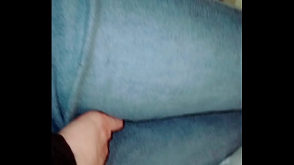 Up close to the misses getn herself off