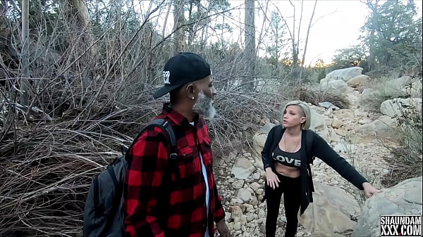 Nonton Lost On A Hiking Trip Teaser thumbnail