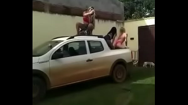 Festinha Sacana na Area de Lazer – Parte 1 – Elas chegaram com muita energia!