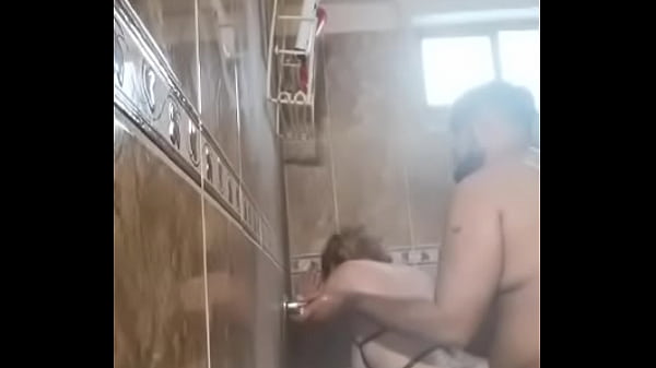 Play MP4 - En el ba&ntilde;o mientras todos se fueron al festejo del sobrino