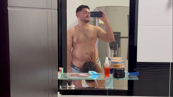 MI GATITA QUIERE LECHE_EN SU CULO