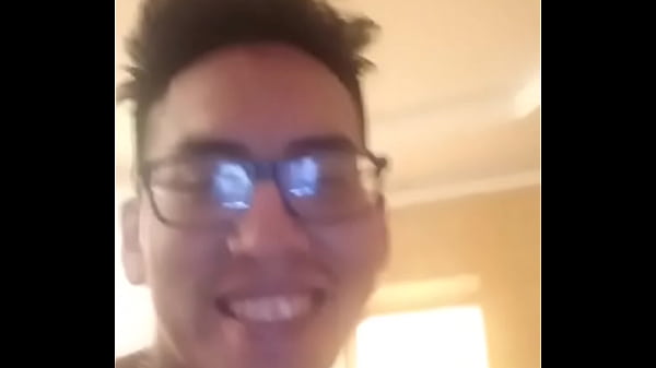 Zerranosky peruano comiendo Rusa via Facebook