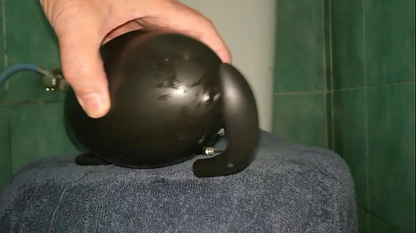 Play MP4 - Huge 12 cm wide Inflatable Butt Plug in my Ass