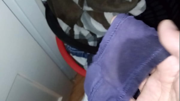 Play MP4 - Smelling sister in law's panties