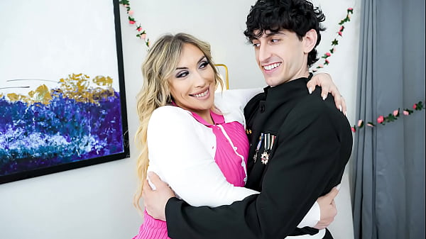 Decorated Military Man_Is Too Close To_His stepMaw MiaJames BoredMa