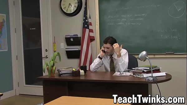 Kinky teacher Wade Warren anal breeds student Justin Giles