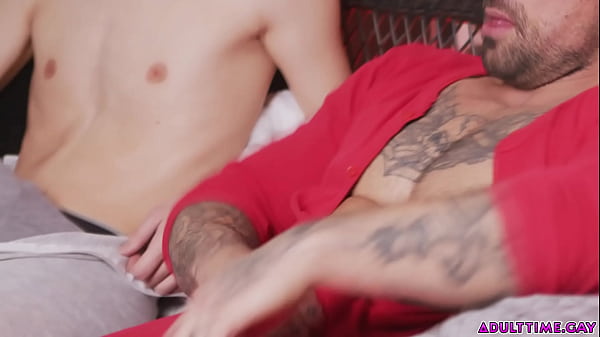 Alex Duca AKA Ryan Bones fucks Troy River 