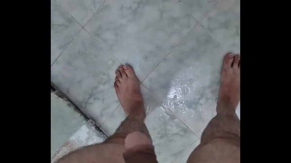 Play MP4 - MIJANDO NO BANHO