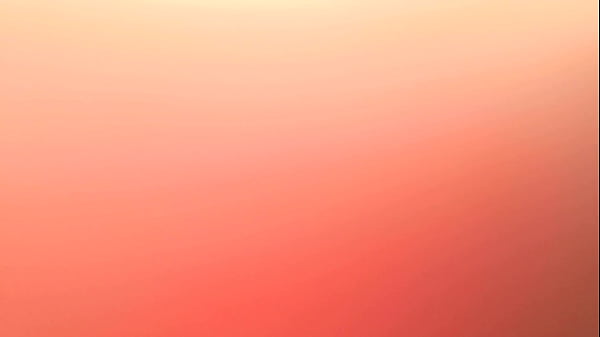 Najebana dziewczyna poszła spać bez majtek 