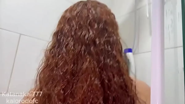 Nonton Dando Uma Rapidinha Debaixo Do Chuveiro A Namorada thumbnail