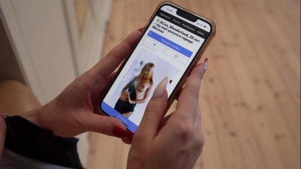 Nonton Redhead Gf And Her Sister Share My Boner thumbnail