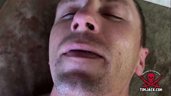 Play MP4 - Handsome Bud Strokes His Cock