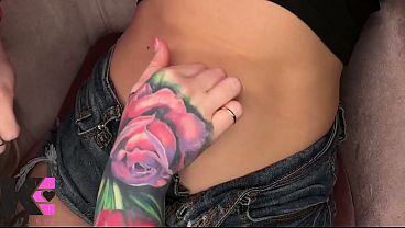 Nonton Lesbian Belly Button Binge: Rimming & Fingering thumbnail