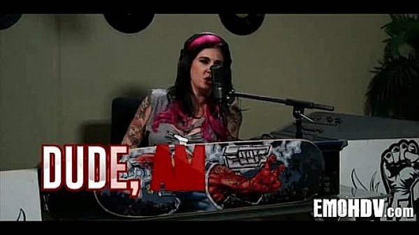 Nonton Emo Slut With Tattoos 1309 thumbnail