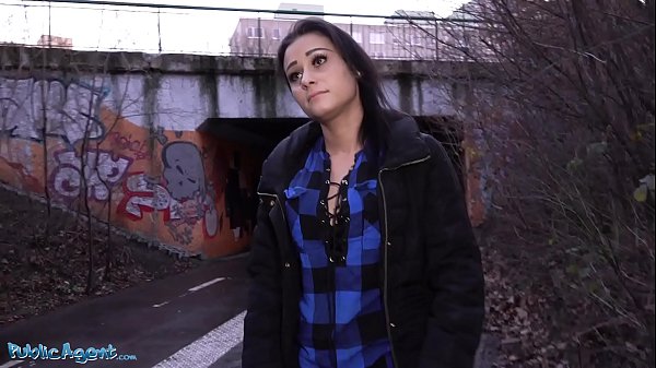 Play MP4 - Public Agent Stranded babe Klaudia Diamond fucked hard for cash