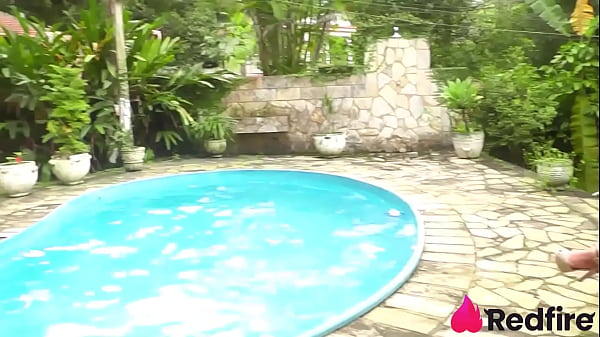 Play MP4 - Alessandra Marques pegou bem dotado na piscina pra foder no pelo