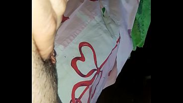 Milf Intensely Masturbates Her Hairy Pussy thumbnail