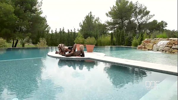 Play MP4 - Sexiest Girl Girl Action Ever