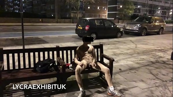 Play MP4 - London Streetside Showoff