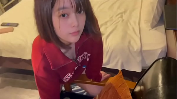 Play MP4 - 角オナしてたら臭いおまんこから臭いがふんわり香ってきました