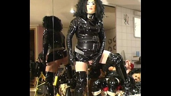 Roxina2005GearFetishMakesHorny040405XXXL.MPG 