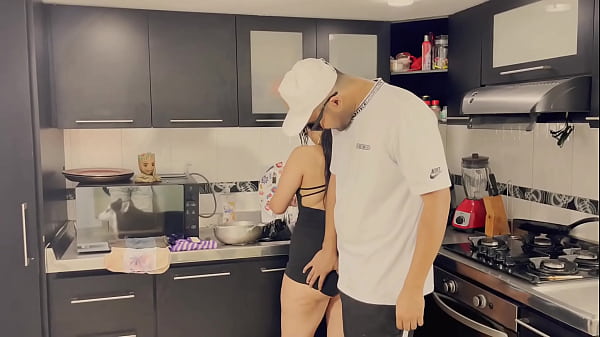 Mi Jefe De Verga Peque&ntilde;a Me Pag&oacute; Para Que Me Dejara Follar En La Cocina-mia Montielth- Video thumbnail