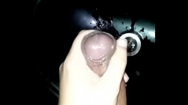 Gozando leitinho quente