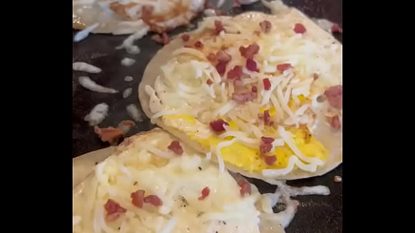 Nonton A Summer Postcard That Much More Humane And Sweet. I Cannot Wait To Go! thumbnail