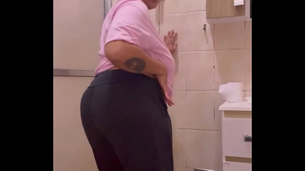 Joi Gassy Girlfriend Makes You Cum While Farting thumbnail