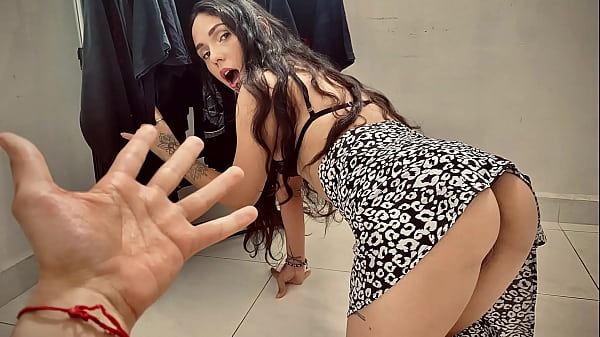 Play MP4 - POV no seas como CARLOS&comma; aprovecho que estaba atorada para follarme &excl;