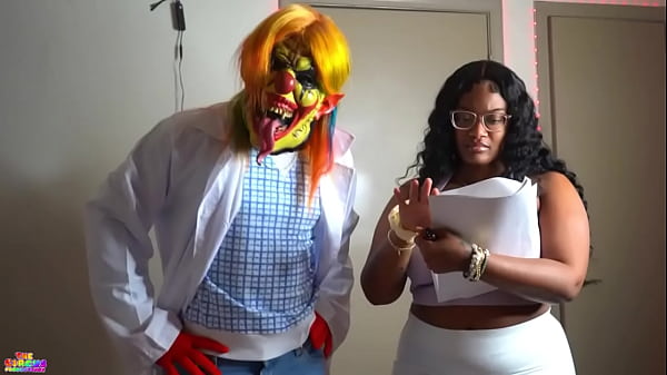 Play MP4 - Horny doctor fucks his nurse and patient