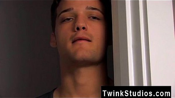 Sexy gay Levon and Krys are in a house together. One is pumping iron 