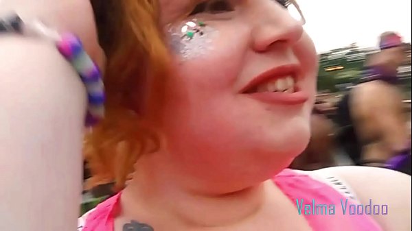 Play MP4 - RAVE VLOG with Velma Voodoo&excl;