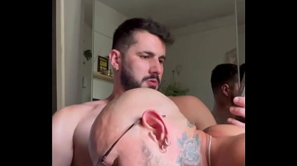 Play MP4 - Foda no banheiro publico&period;