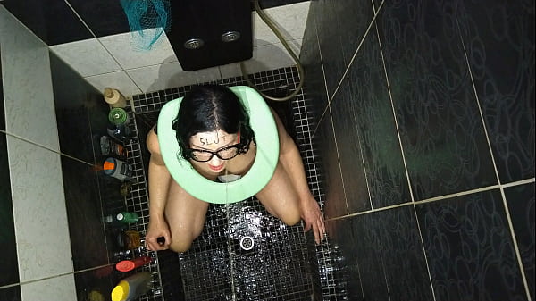 Housewife Has Pissing Sex thumbnail