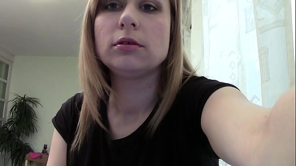 Nonton Milena Blonde Babe Chats On Webcam In Non-nude Sfw Clip thumbnail